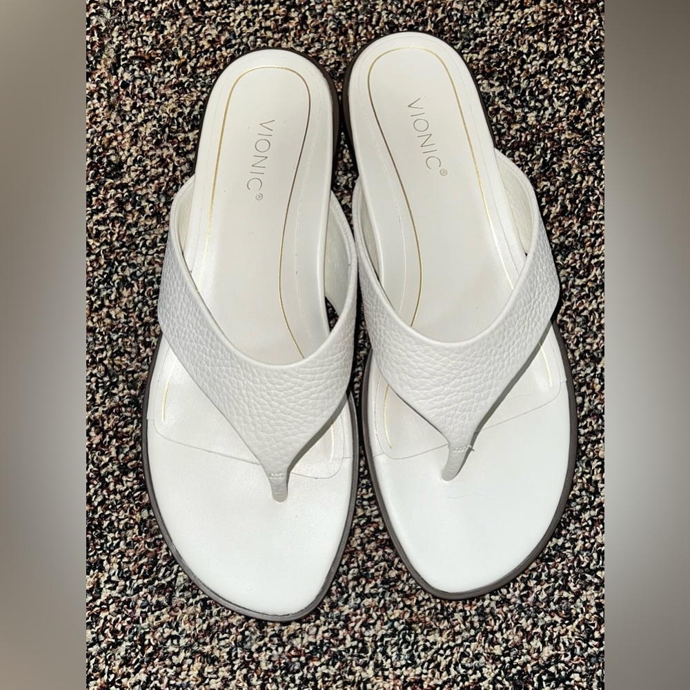 Vionic Women's Beige  Sandals